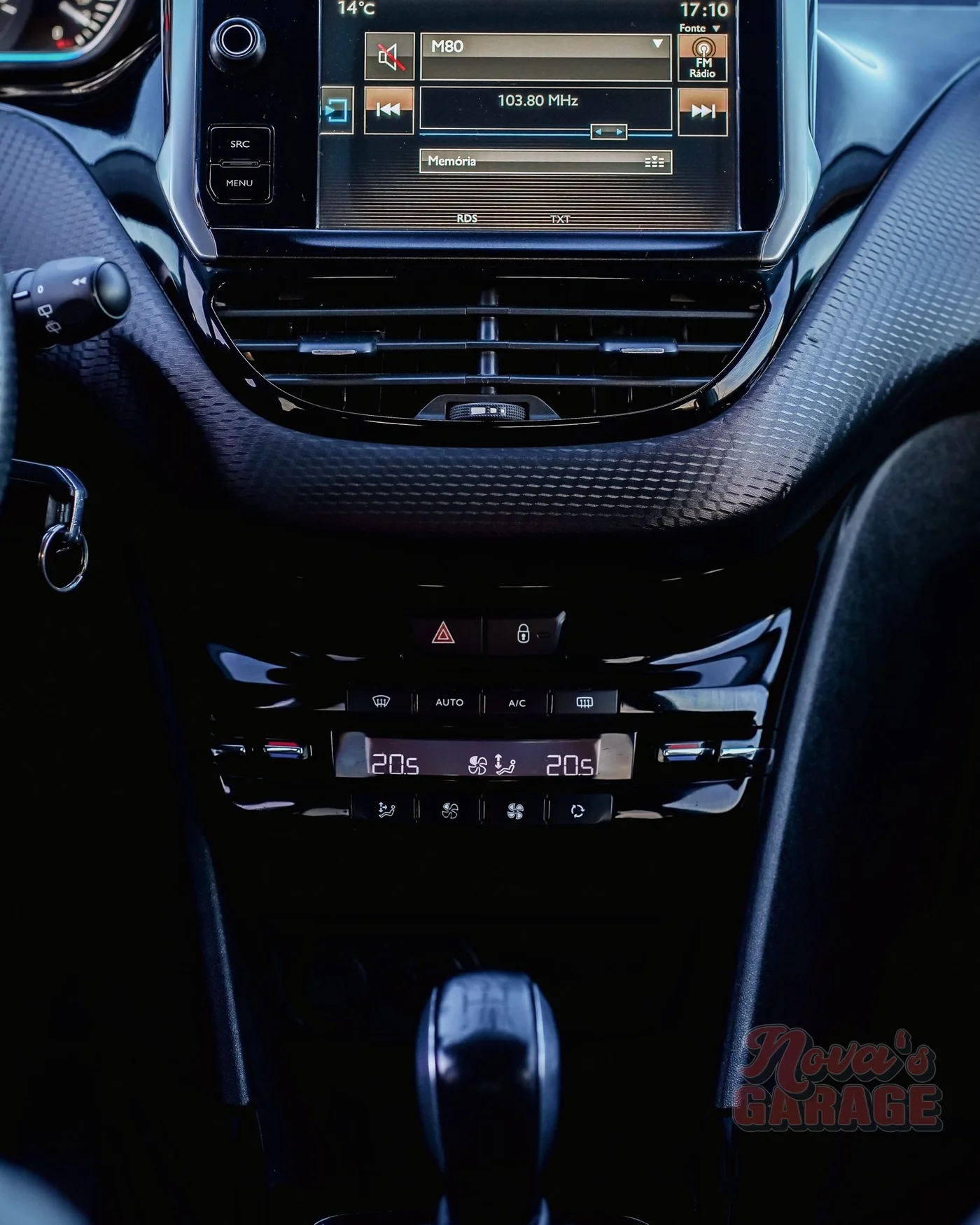 2008WhiteXWay Interior 4x5 15