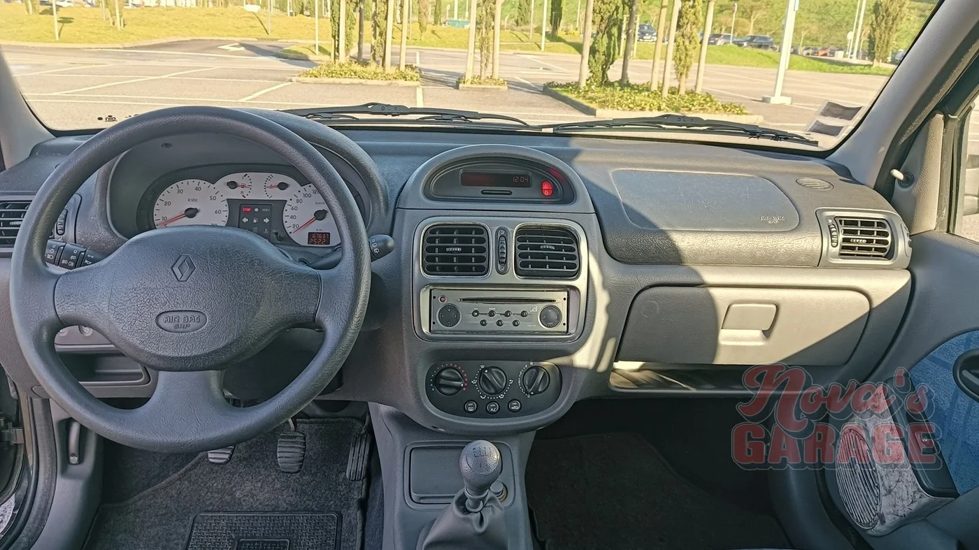 Clio Interior 4