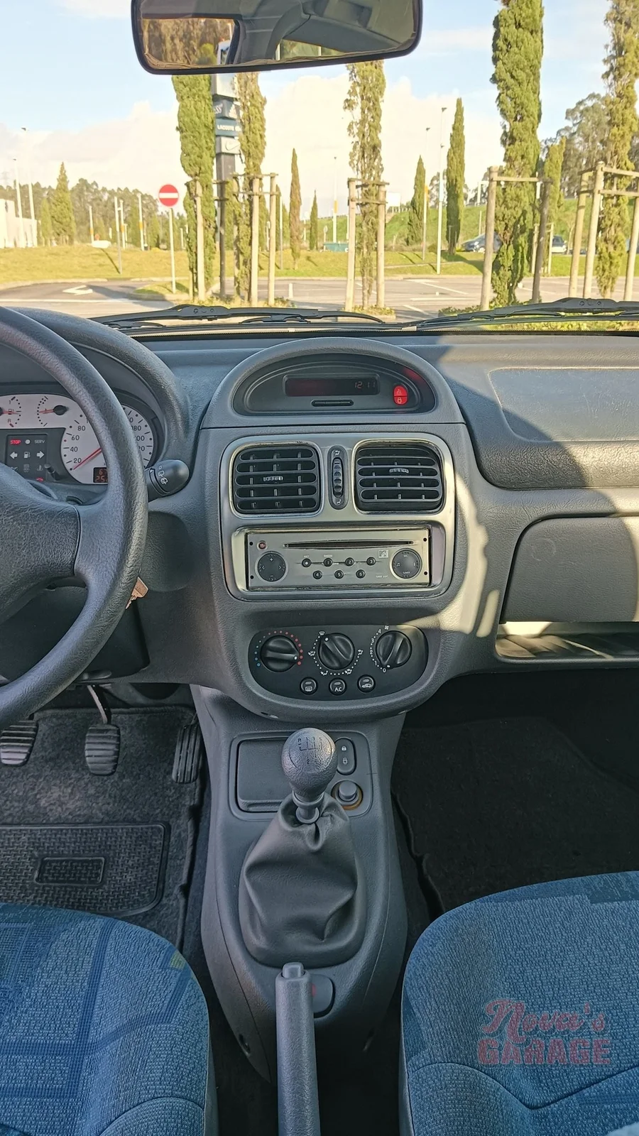 Clio Interior 5