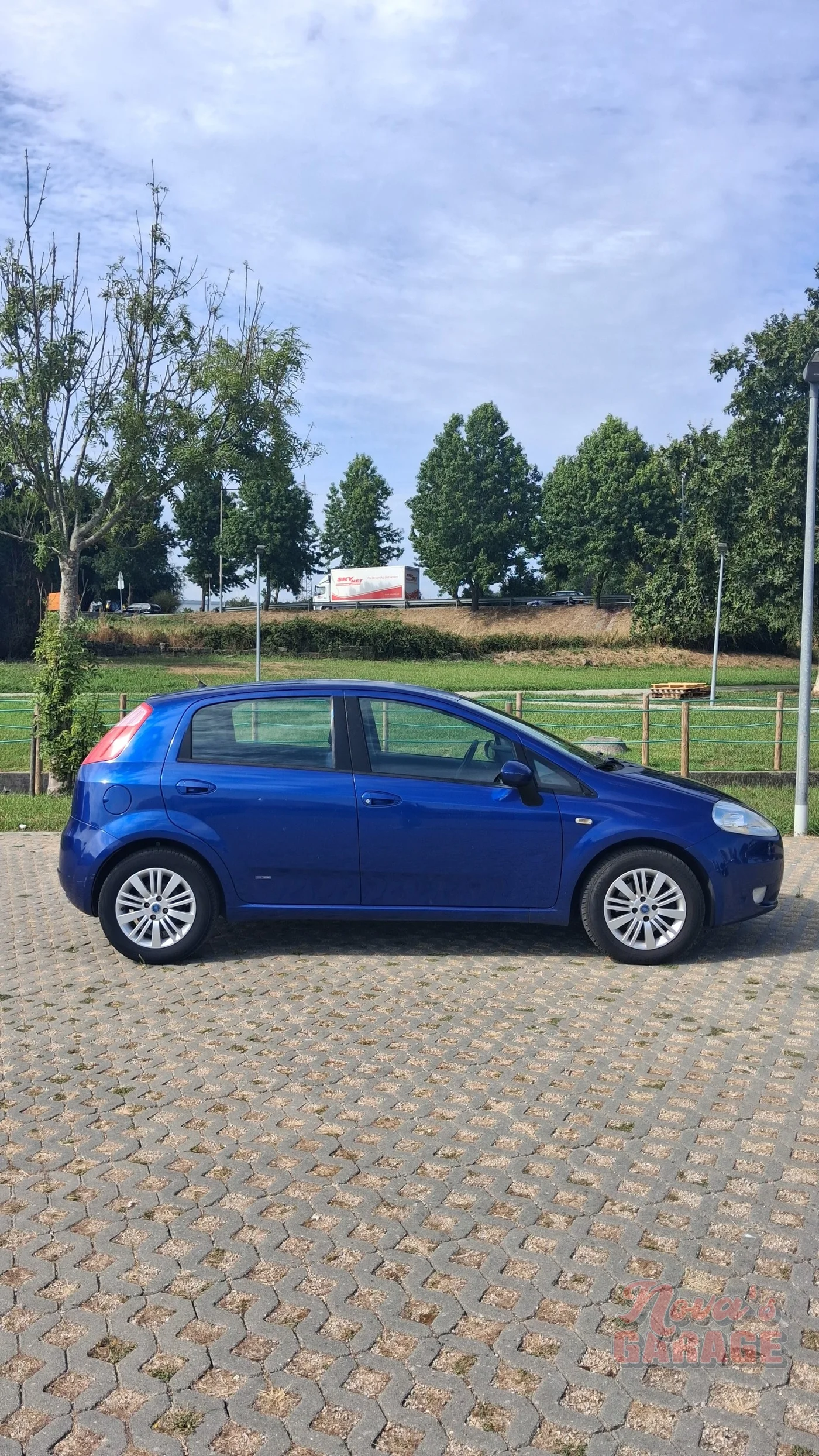 Exterior 9 9