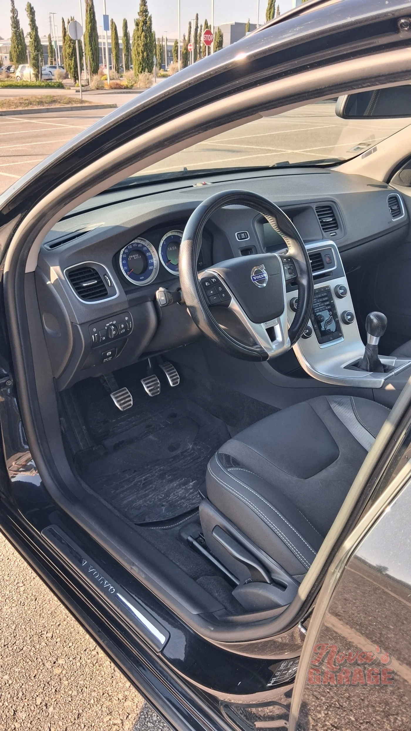 Interior 1 9