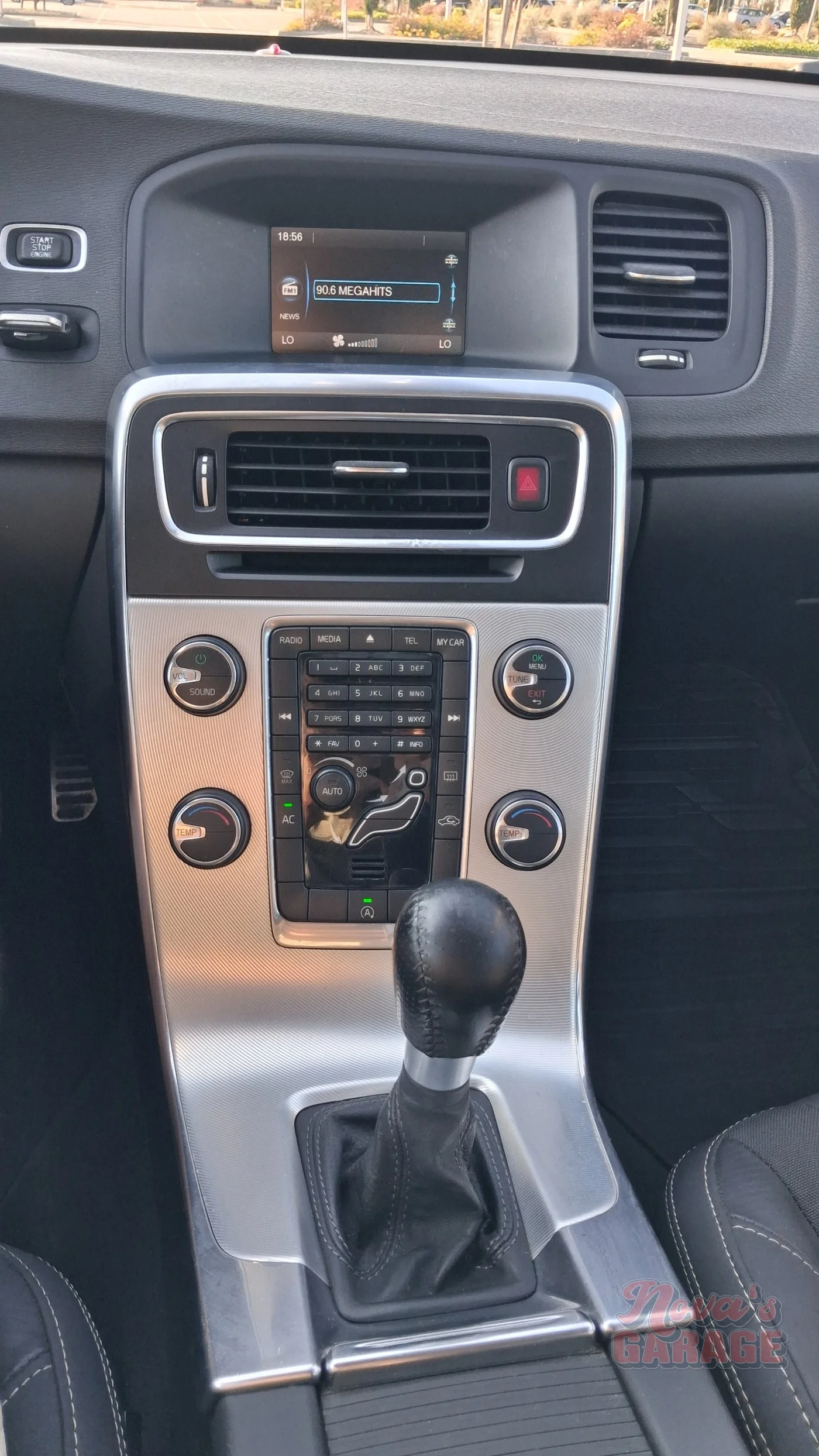 Interior 10 7