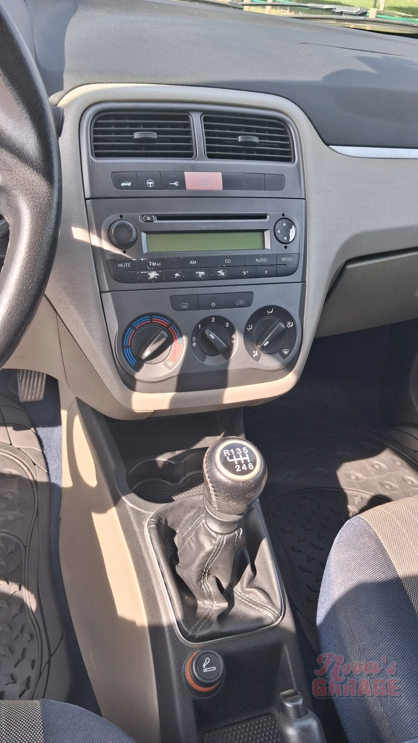 Interior 10 8