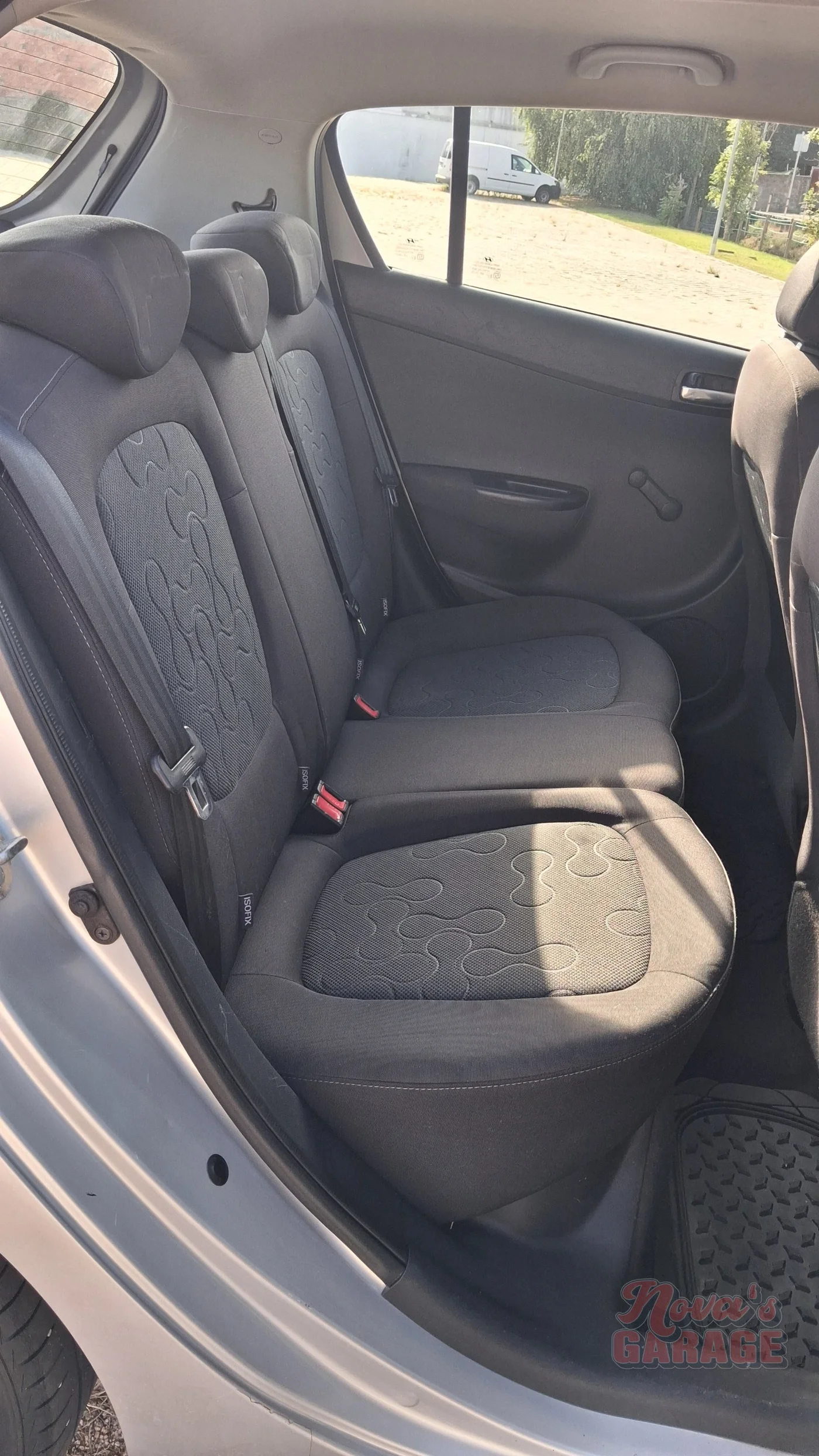 Interior 10 9