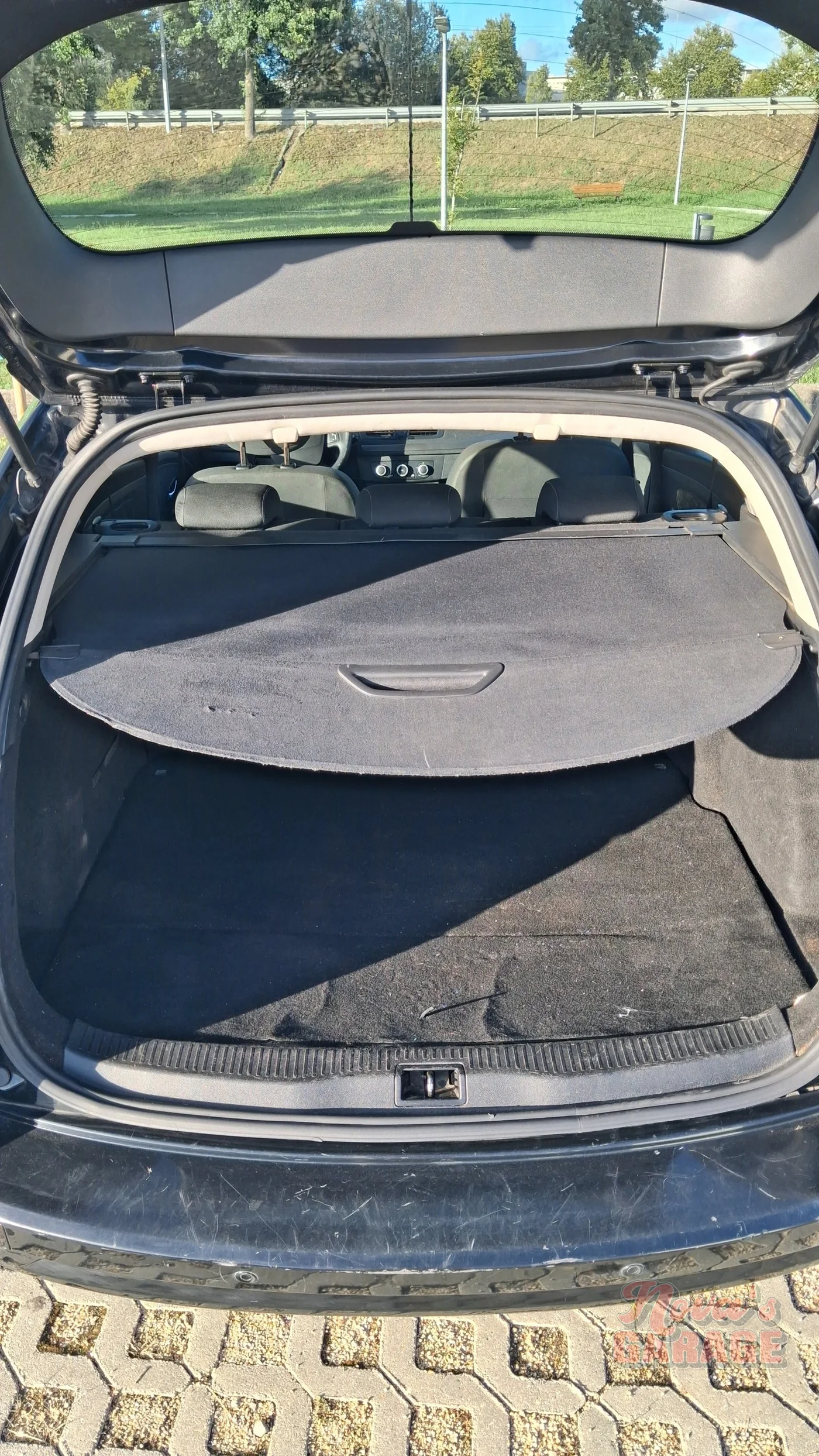 Interior 12 11