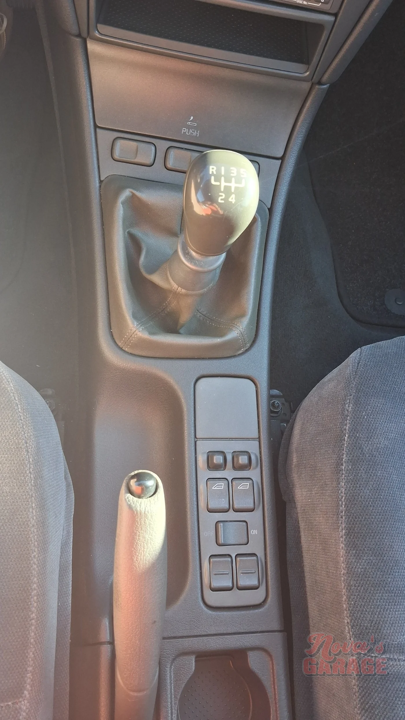 Interior 12 12