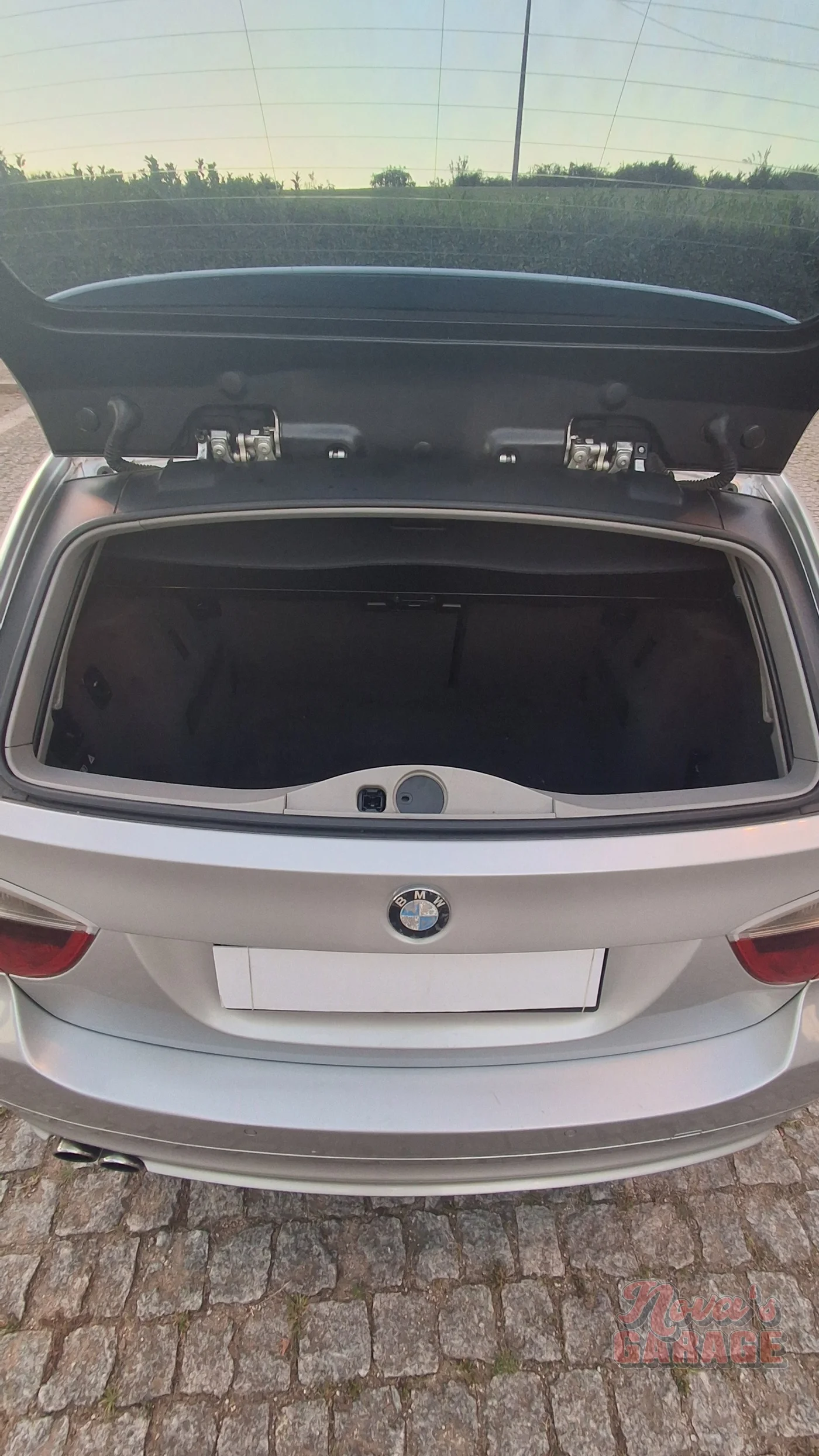 Interior 13 12