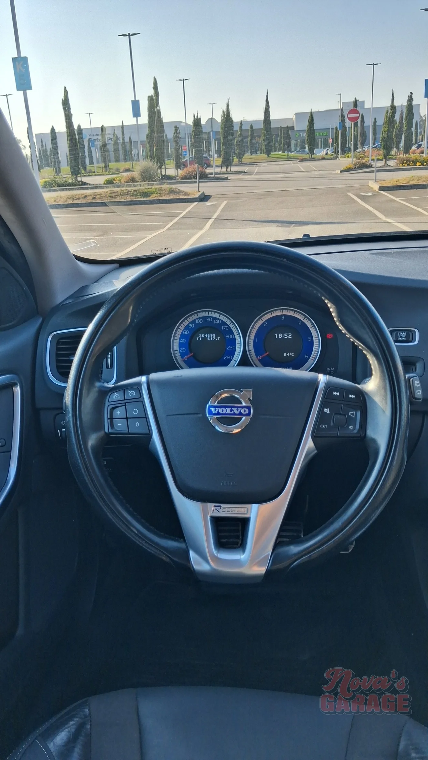 Interior 15 4