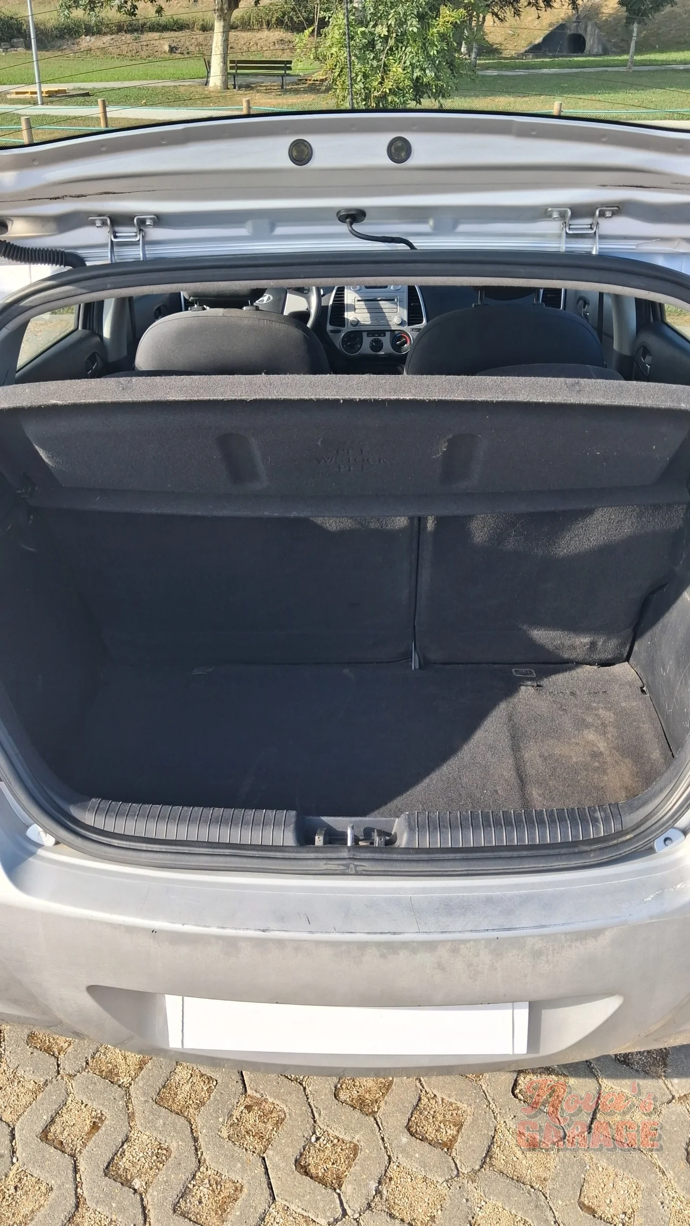 Interior 15 6