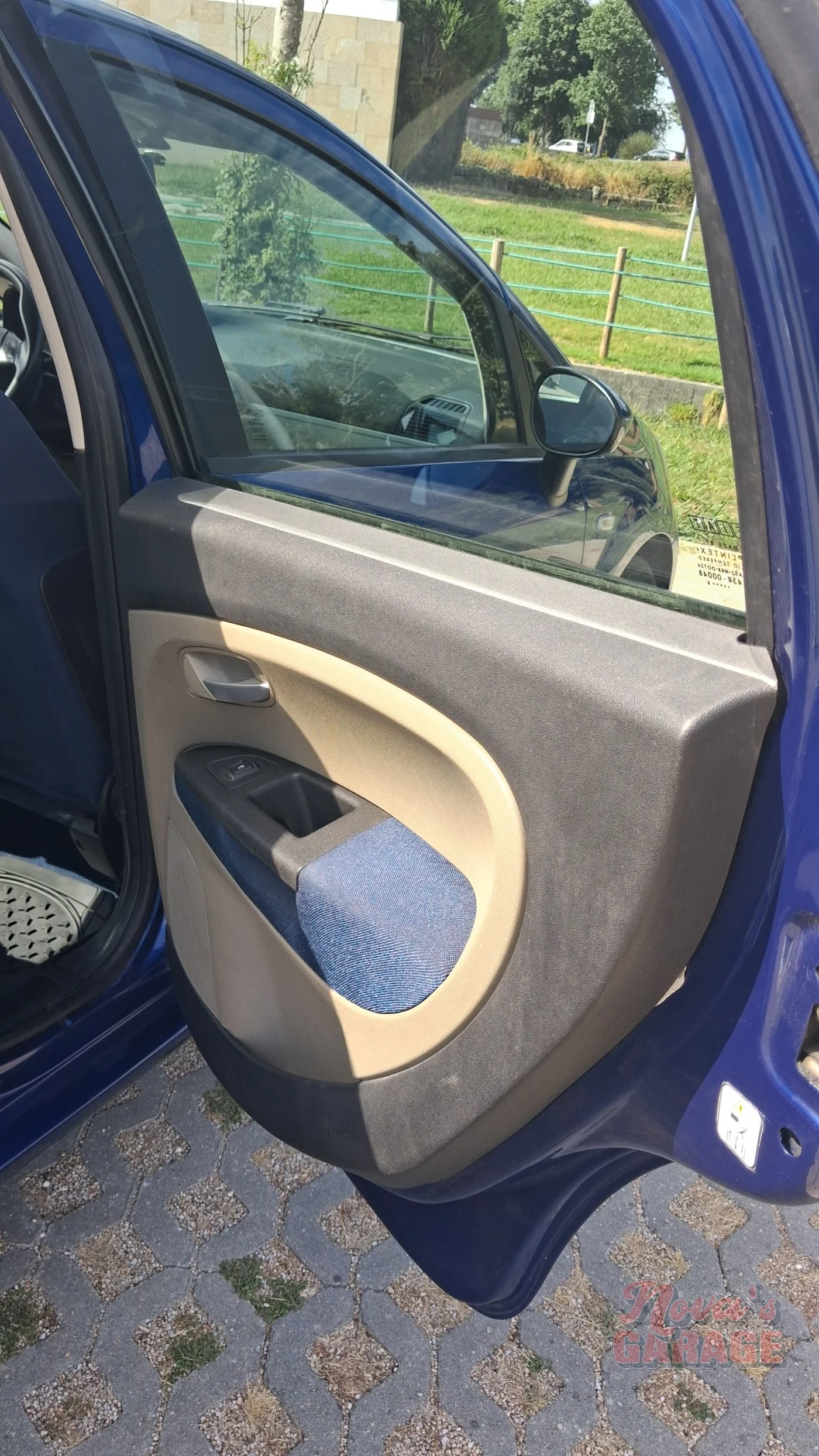 Interior 17 4