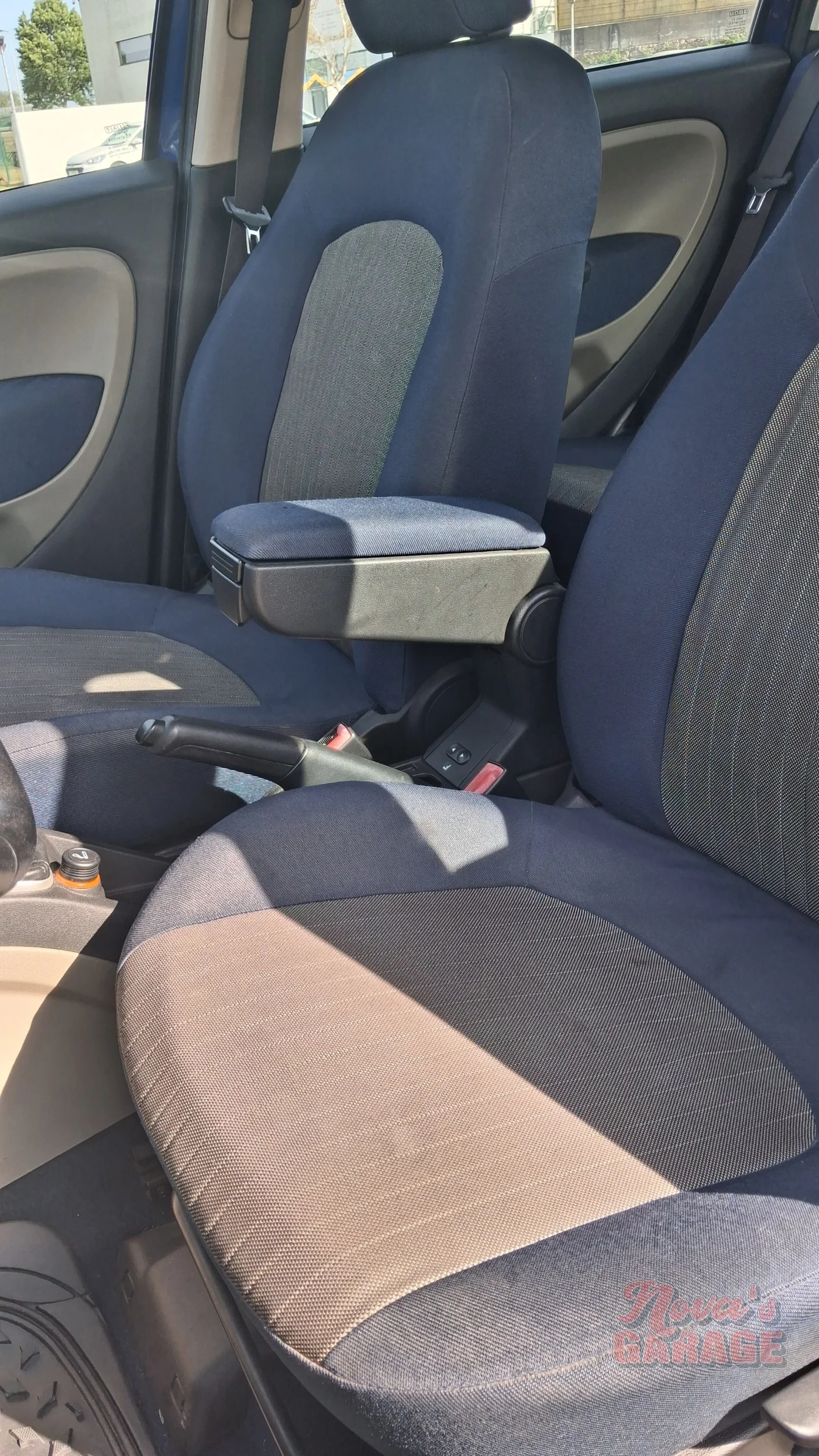 Interior 18 3