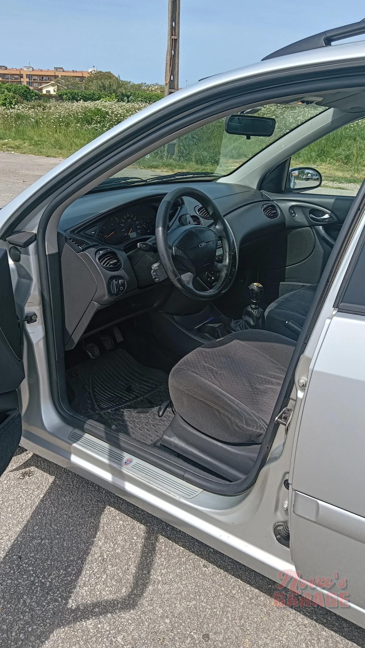 Interior 2 4