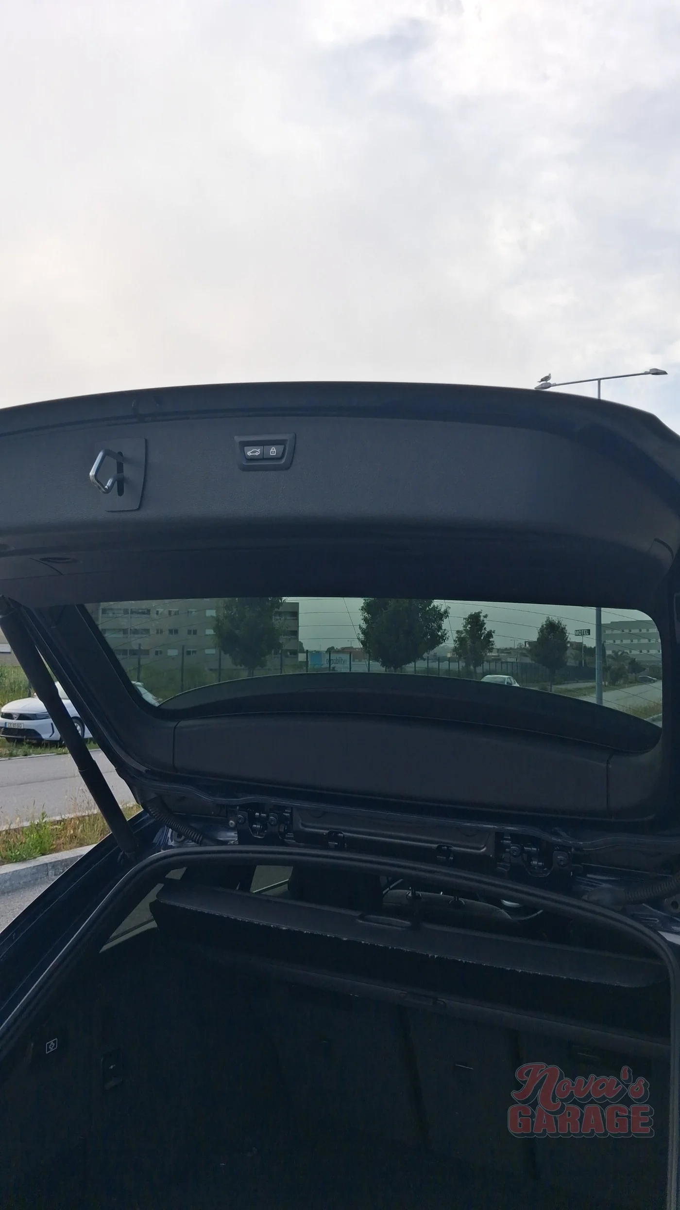 Interior 20