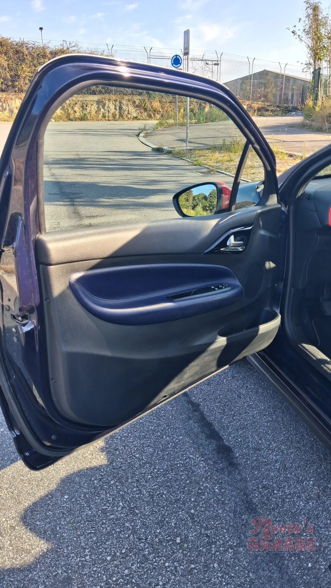 Interior 3 6
