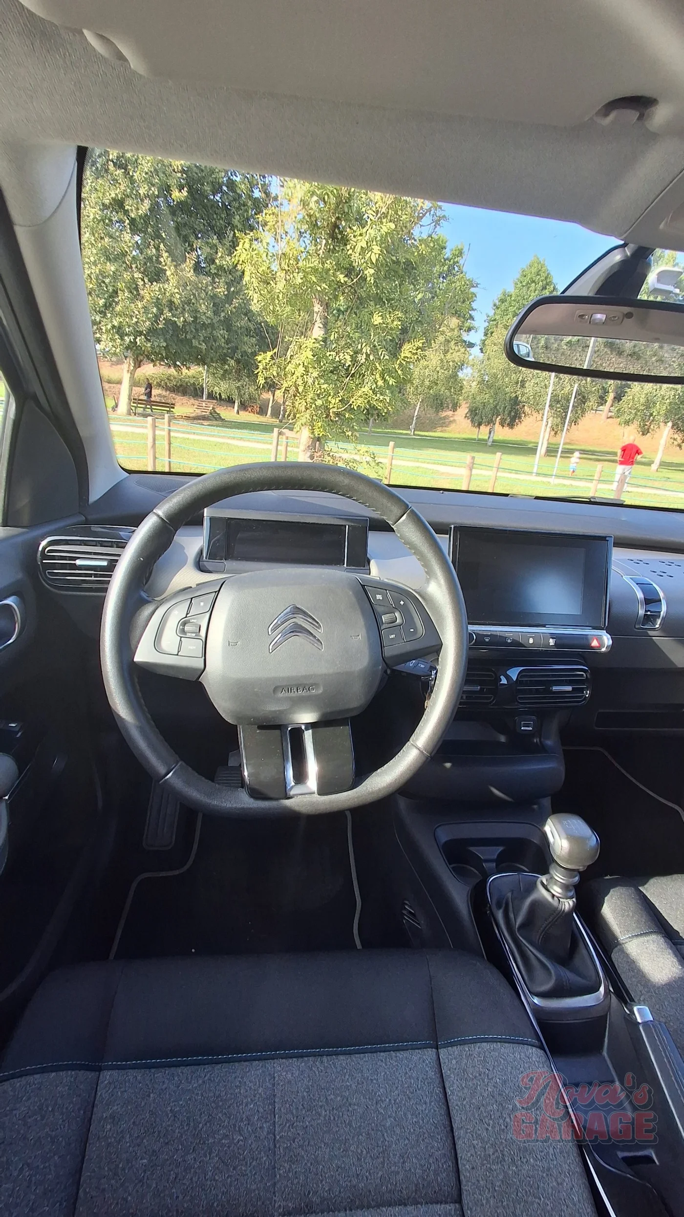 Interior 4 11