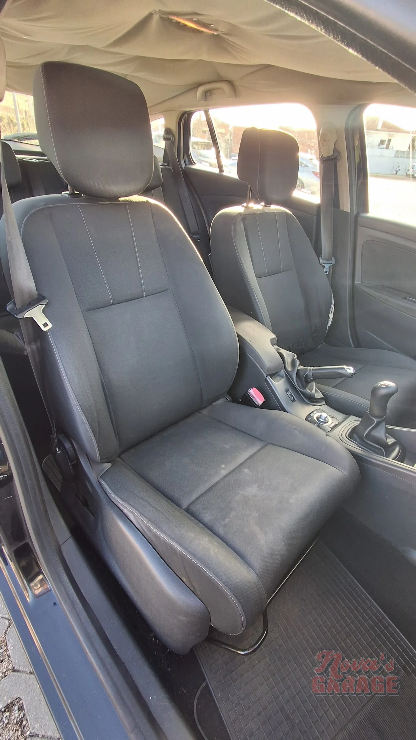 Interior 4 12