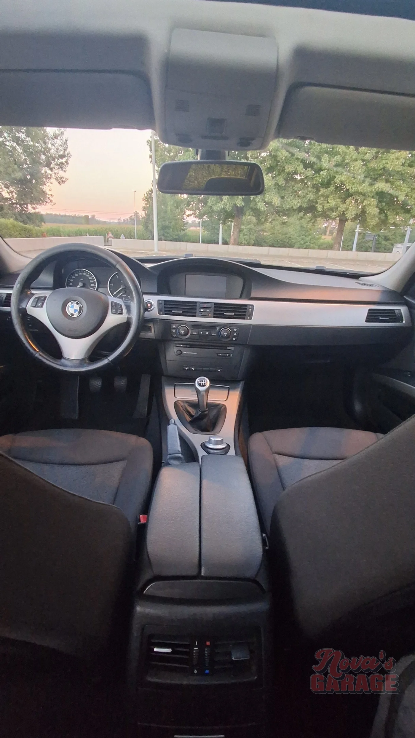 Interior 4 14