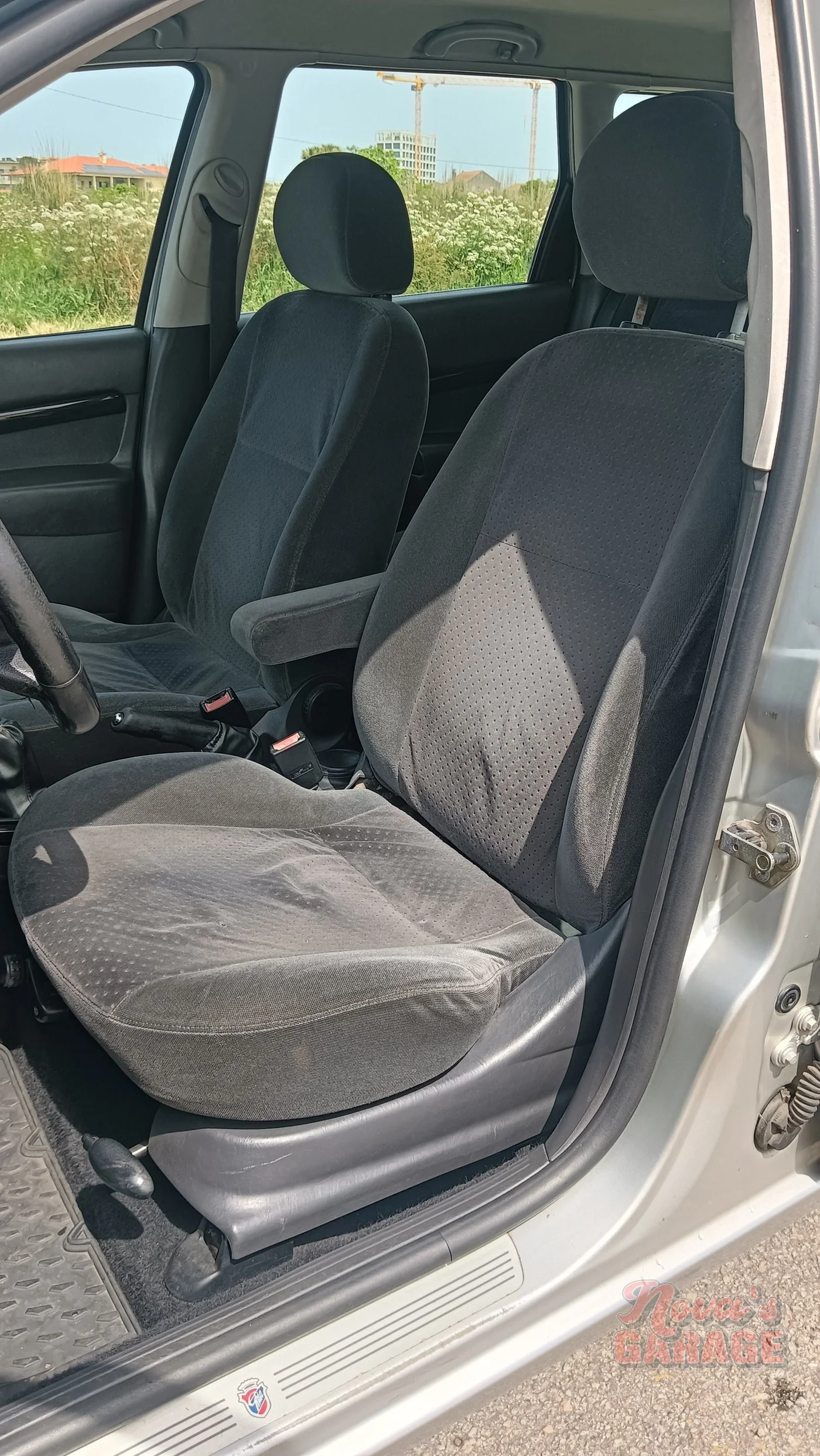 Interior 4 3