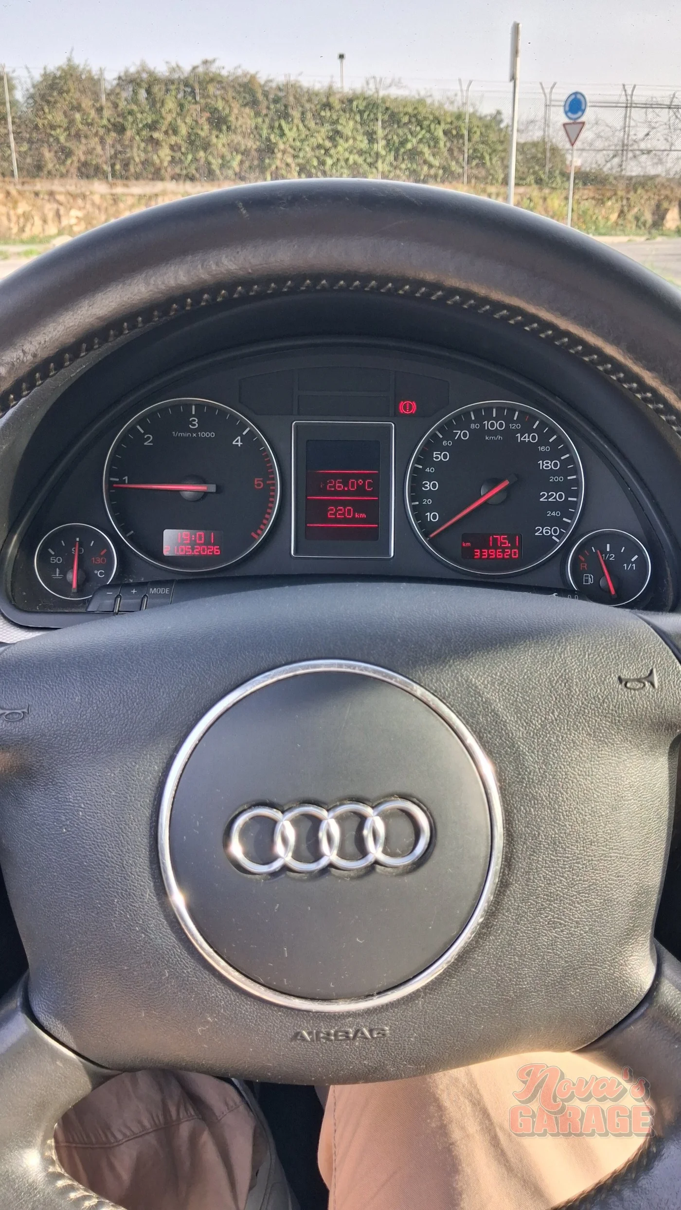 Interior 5 4