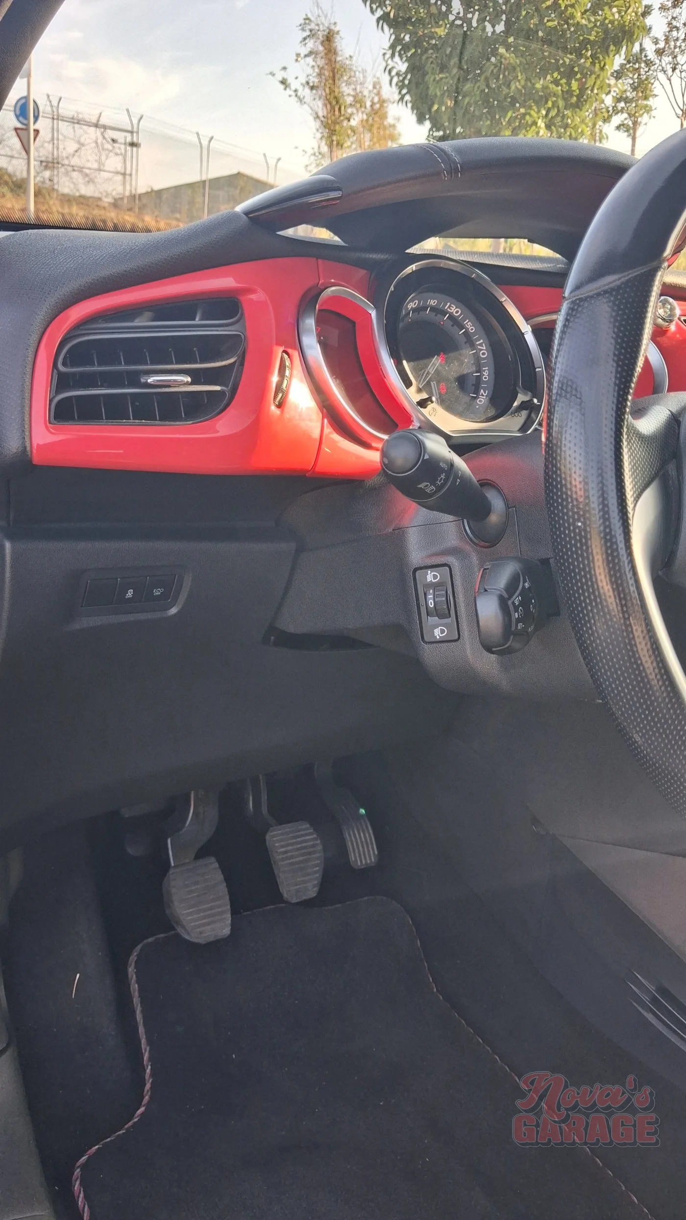 Interior 5 7
