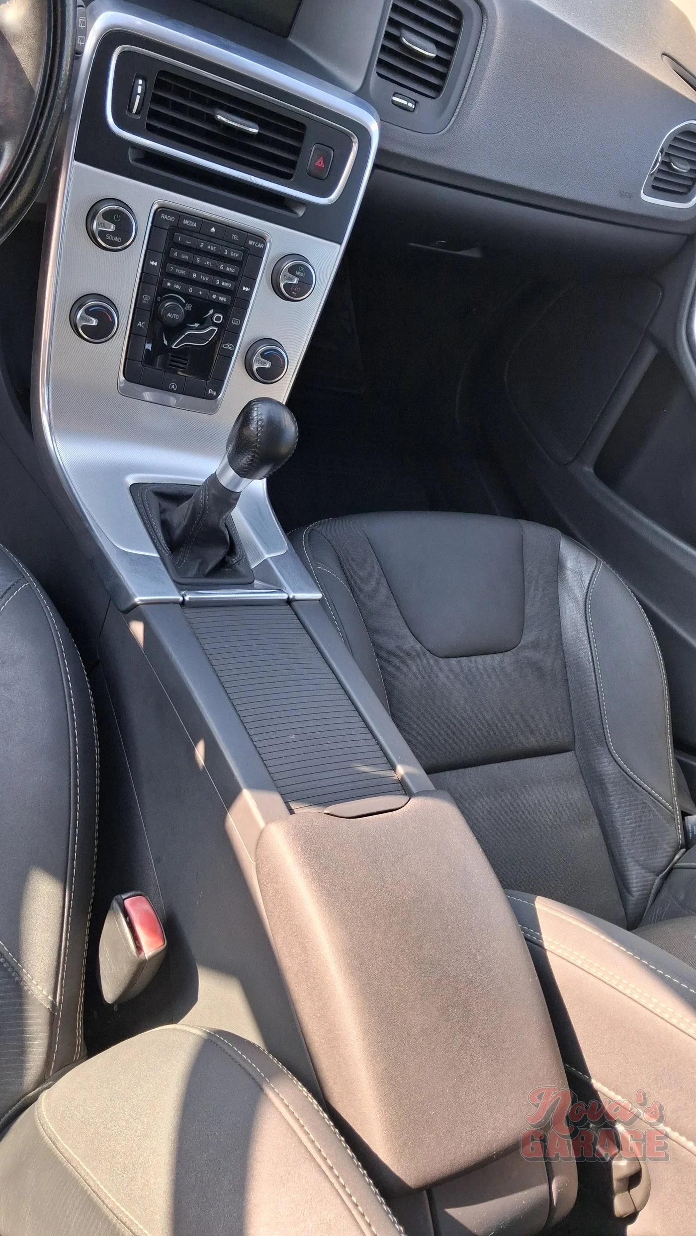 Interior 5 8