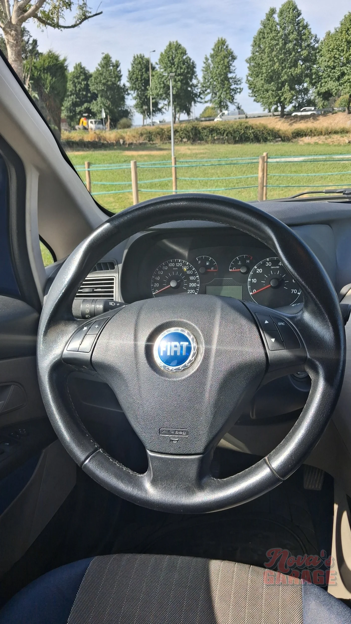 Interior 5 9