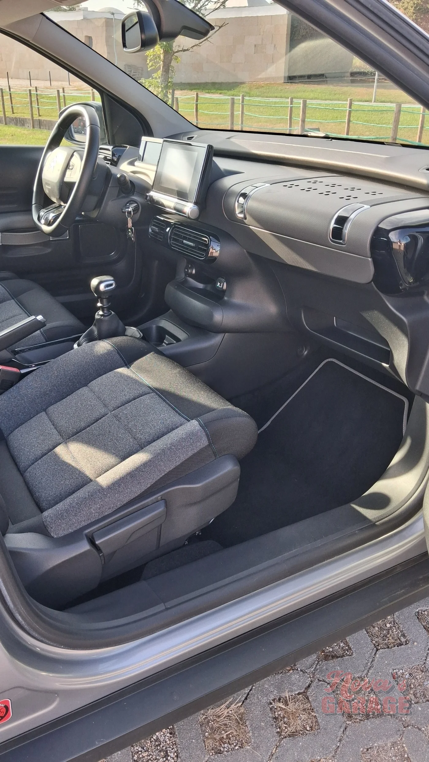 Interior 6 10