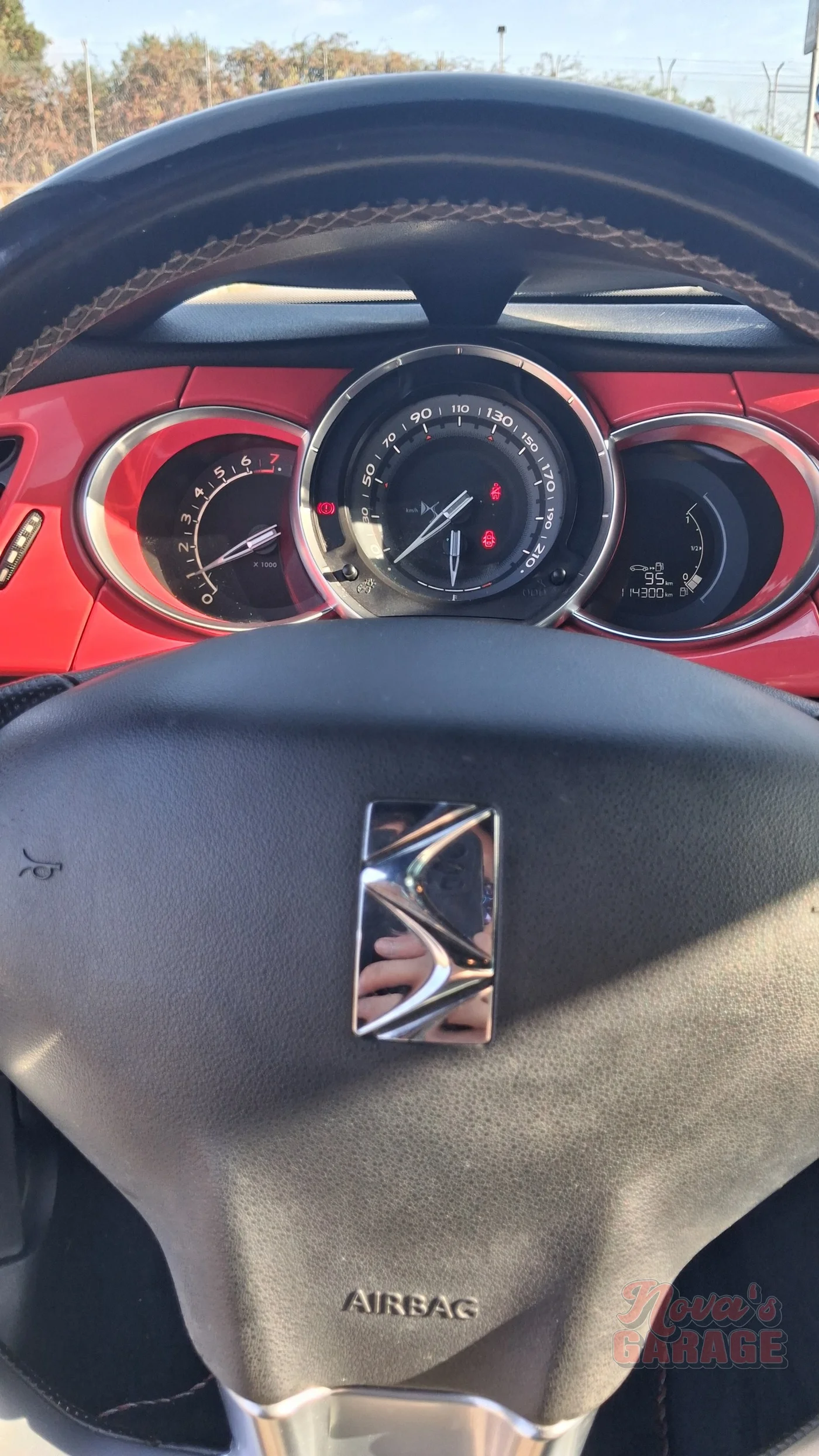 Interior 6 6