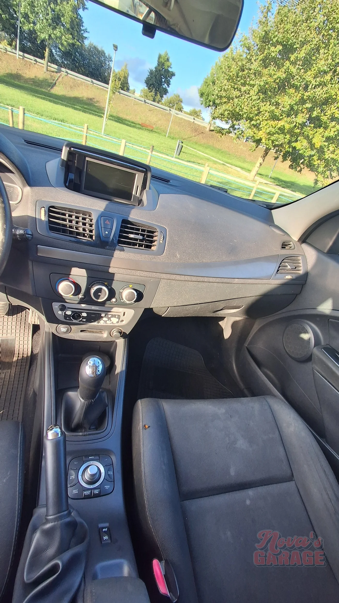 Interior 7 12