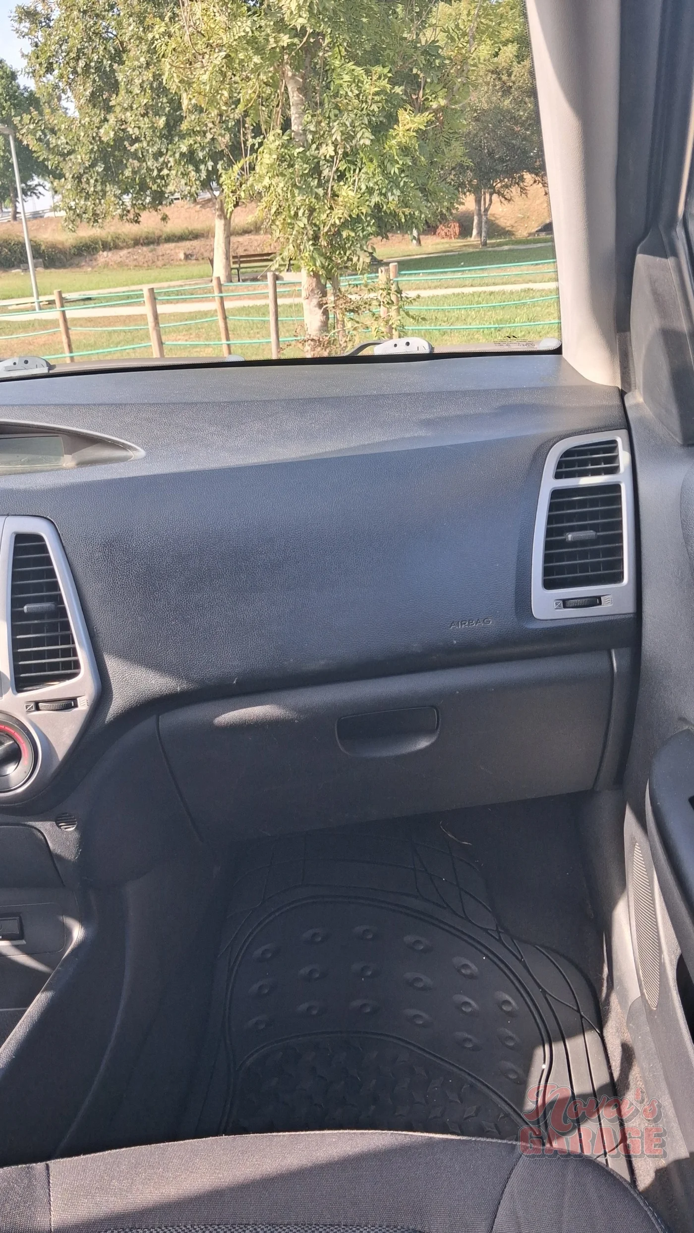 Interior 8 10