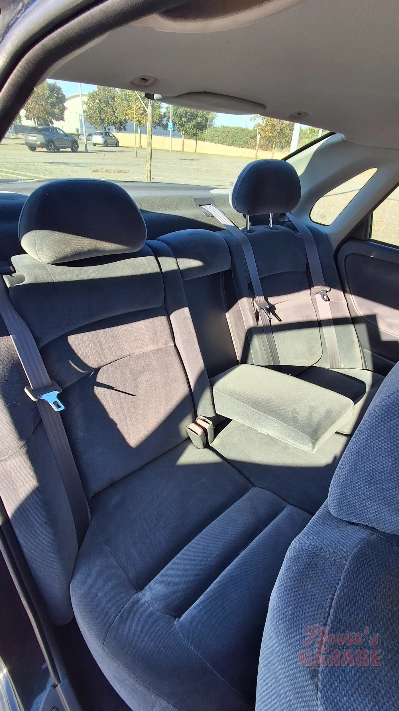 Interior 8 12