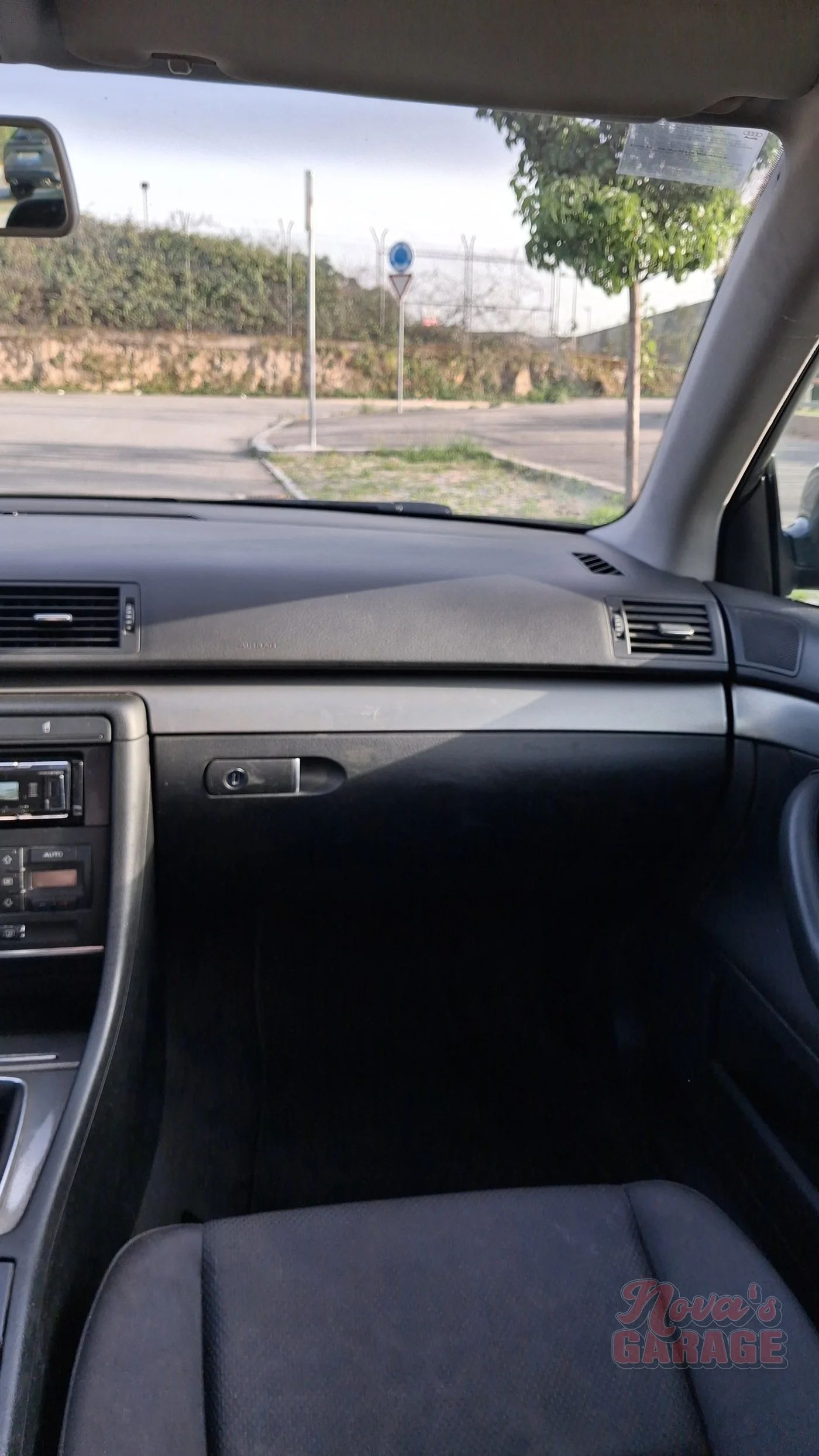 Interior 9 4