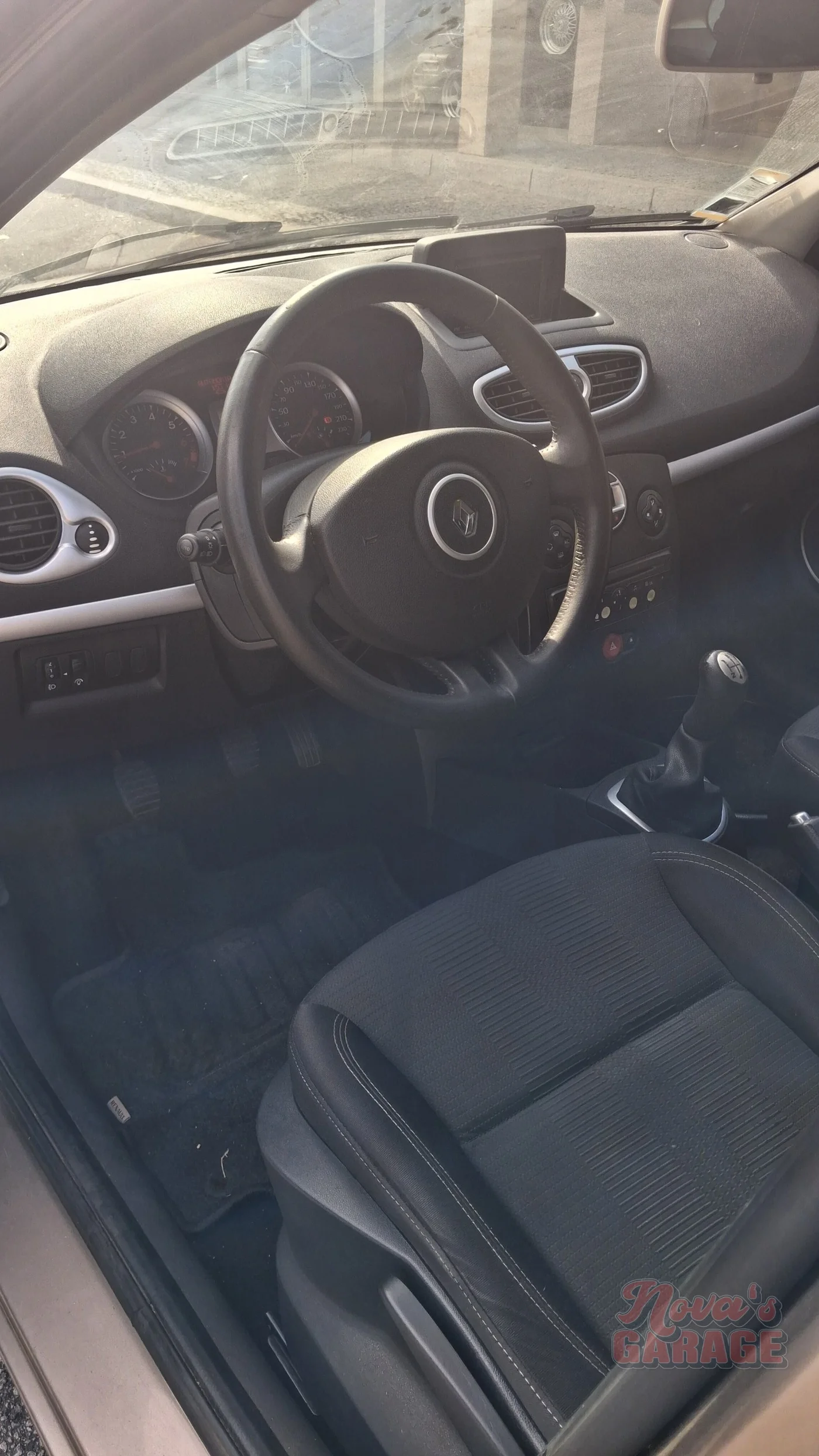 Interior 9