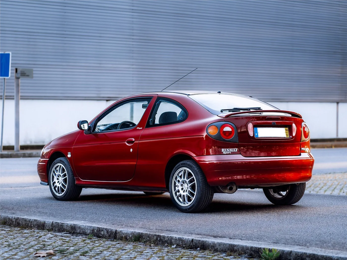 Renault Megane Coupe Exterior 4