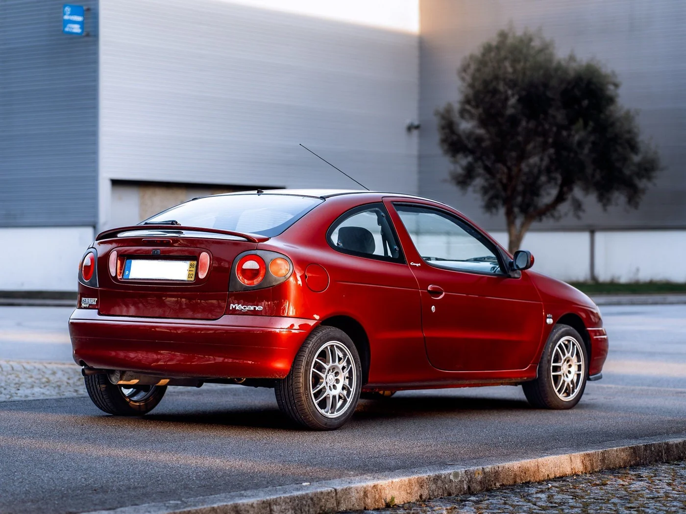 Renault Megane Coupe Exterior 5